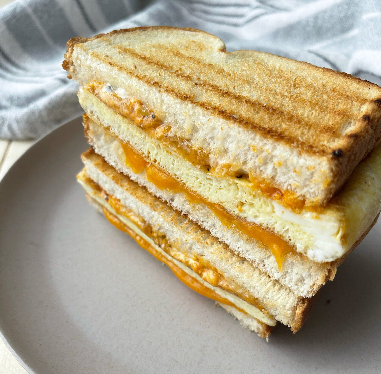 Grilled Egg &amp; Cheese Sammies
