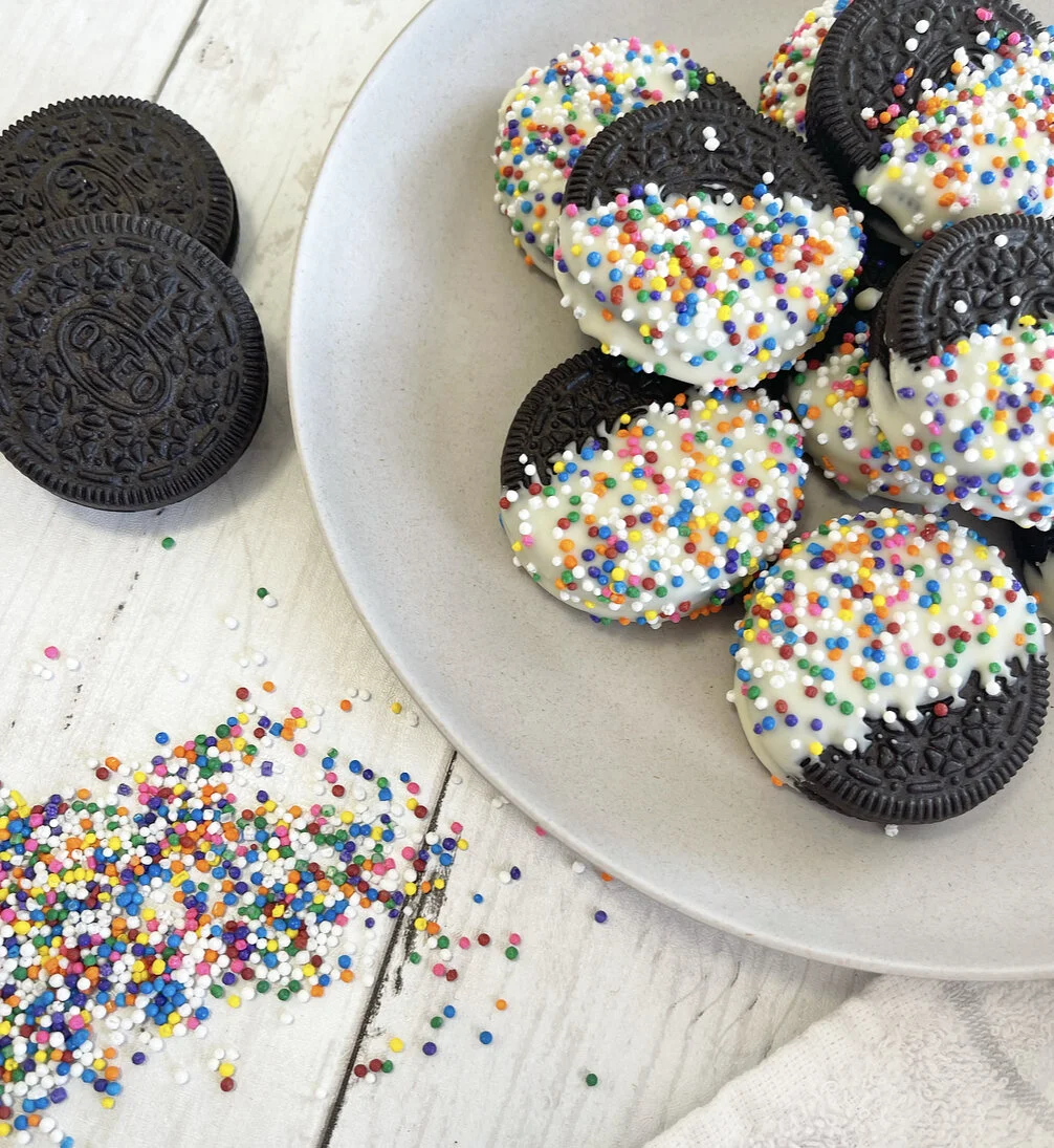 Rainbow Dipped Oreos