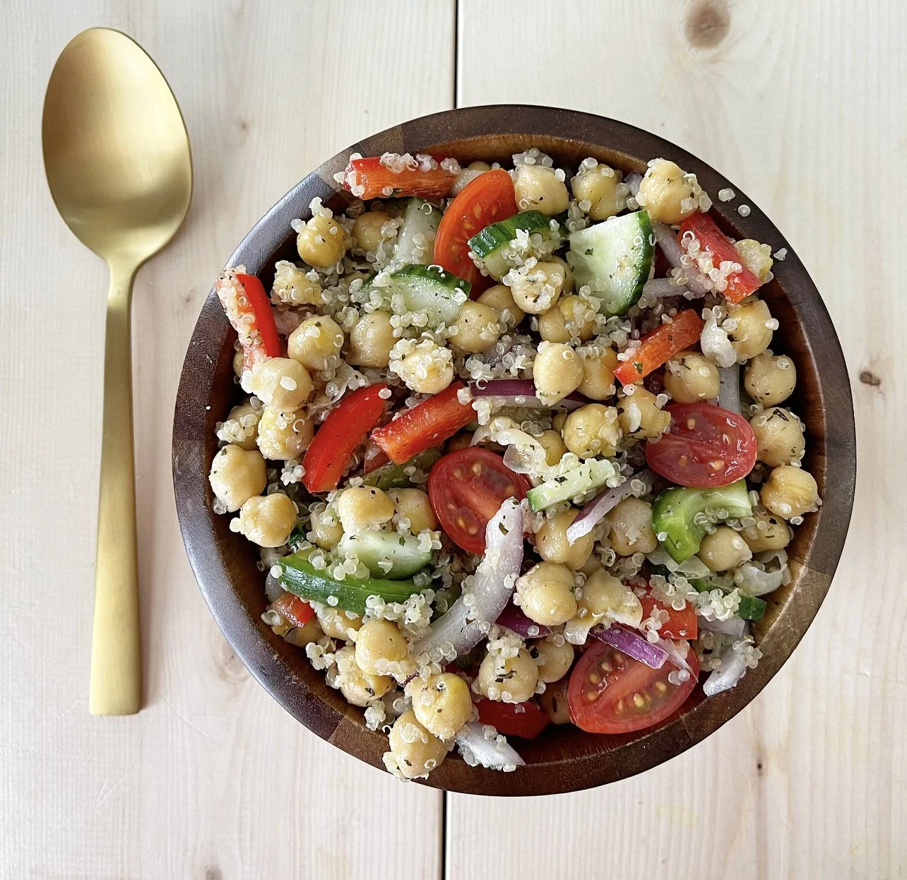 Fresh Quinoa and Chick Pea Salad