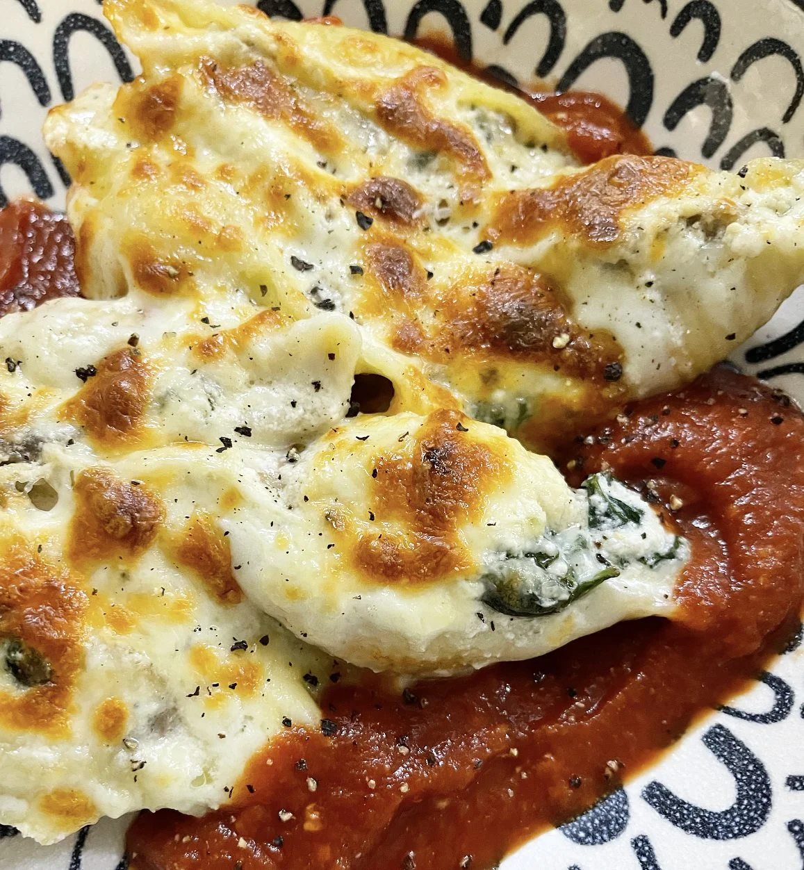 Spinach &amp; Ricotta Stuffed Shells