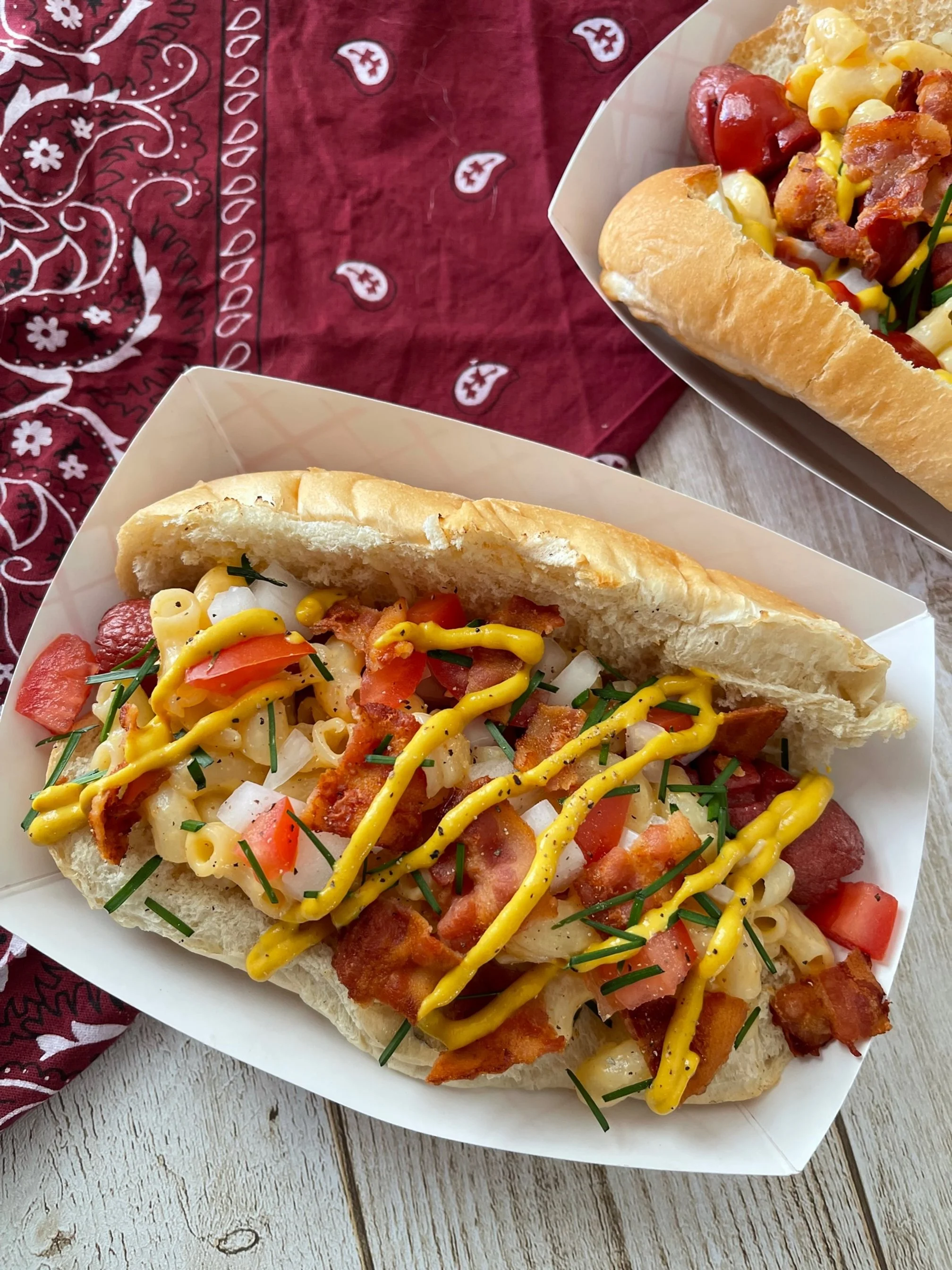 Mac &amp; Cheese Summer Dogs