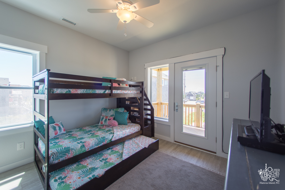 The-Knotty-Whale-Outer-Beaches-Realty-Rodanthe-14.jpg