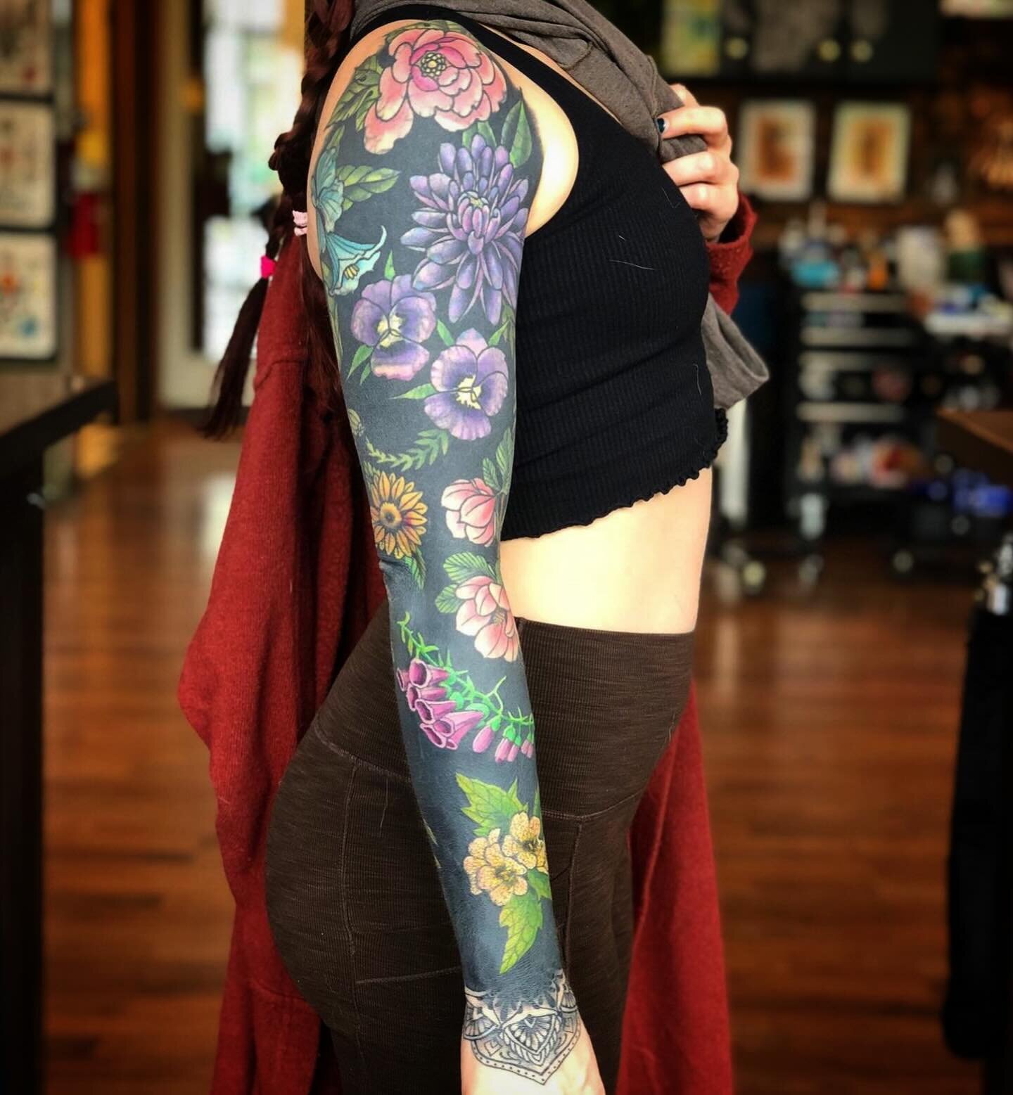 Crazy, beautiful cover up by @colbypfister 🖤💙💜💚🩷🧡