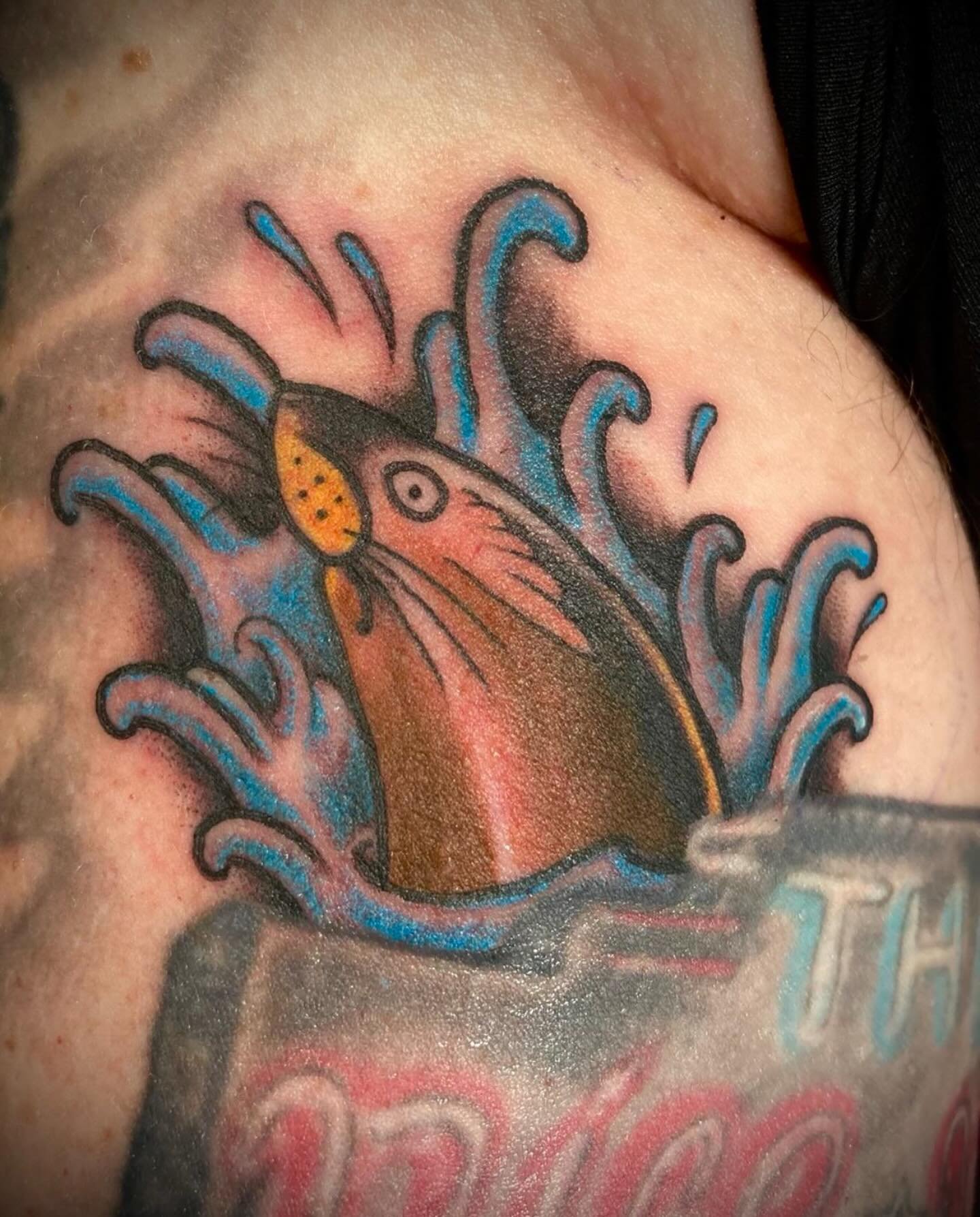 Loving this little peek-a-boo seal by @richard_cuellar_tattoo