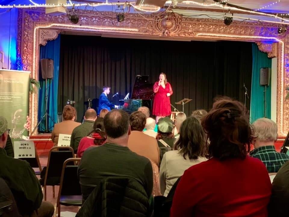 We had a ball at last night's SOLD OUT show at @libertyexhibitionhall  with @cincysong ! We've still got stars in our eyes from sharing the stage with Mandy Gaines and Steve Schmidt...thanks to everyone who came out!

 #cincycabaret #cincyarts #great