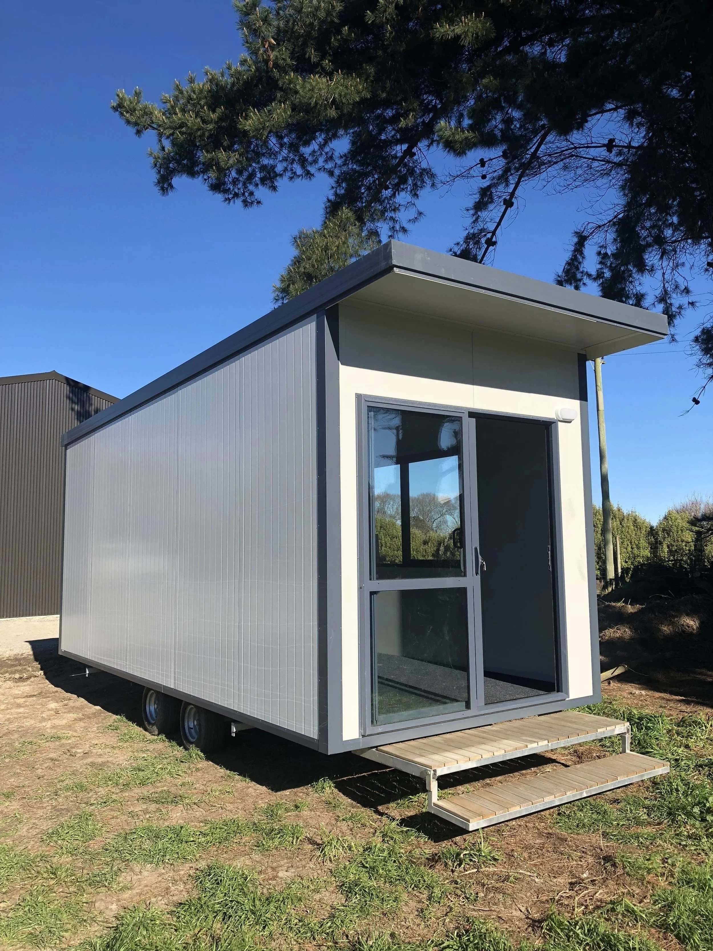 02-77W6+Exterior.jpg