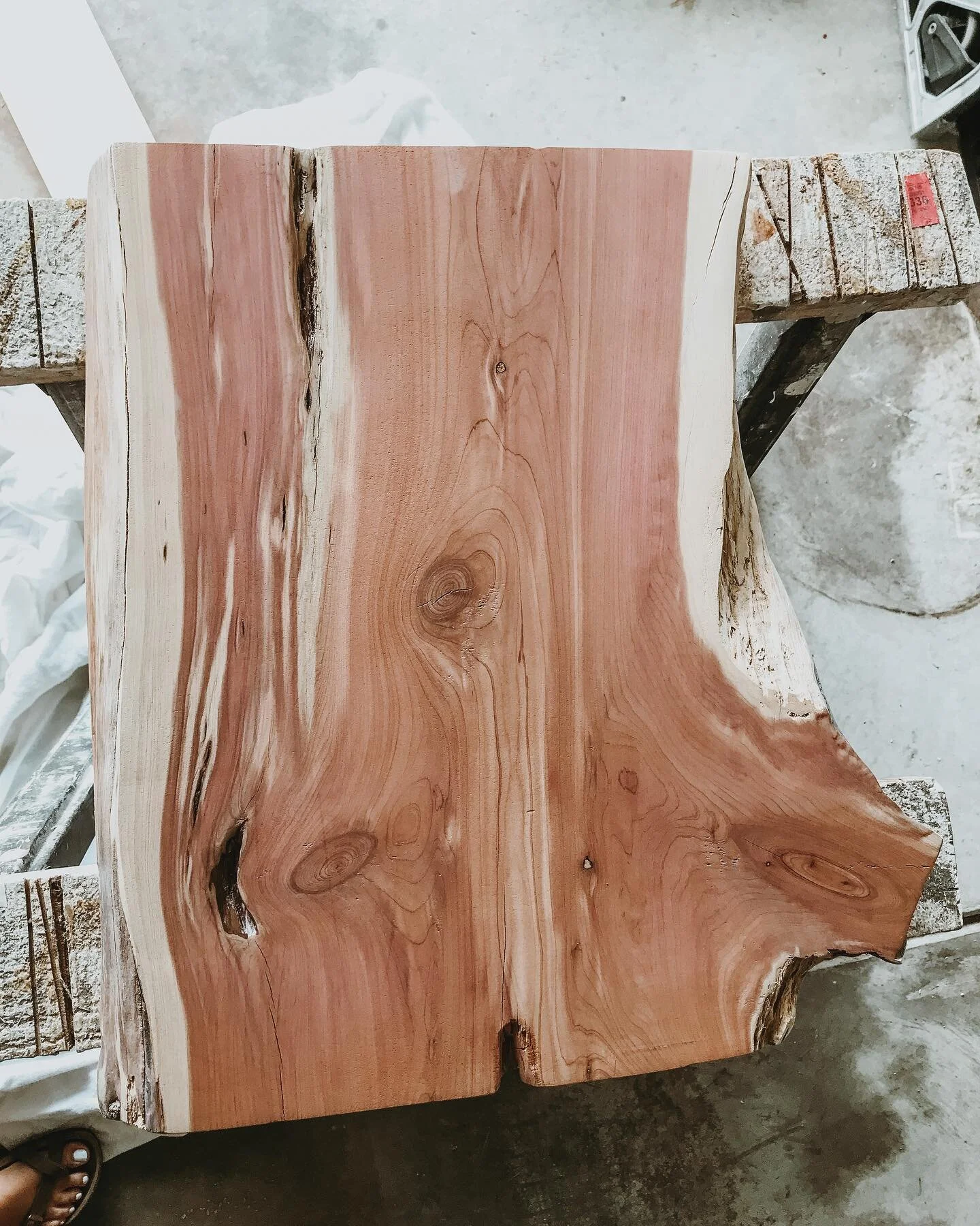 Finally got around to work on this piece of wood