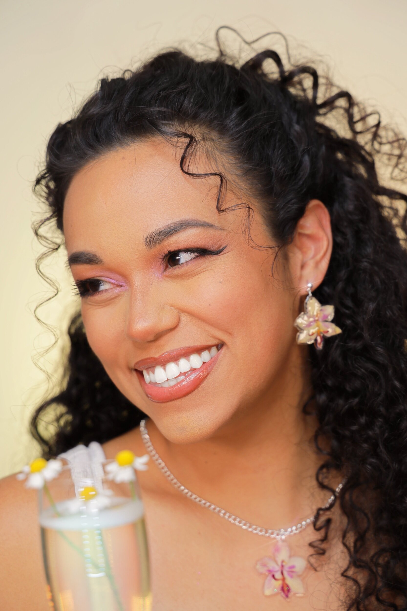 Flower Pressing Workshop at OLLIE SHOP