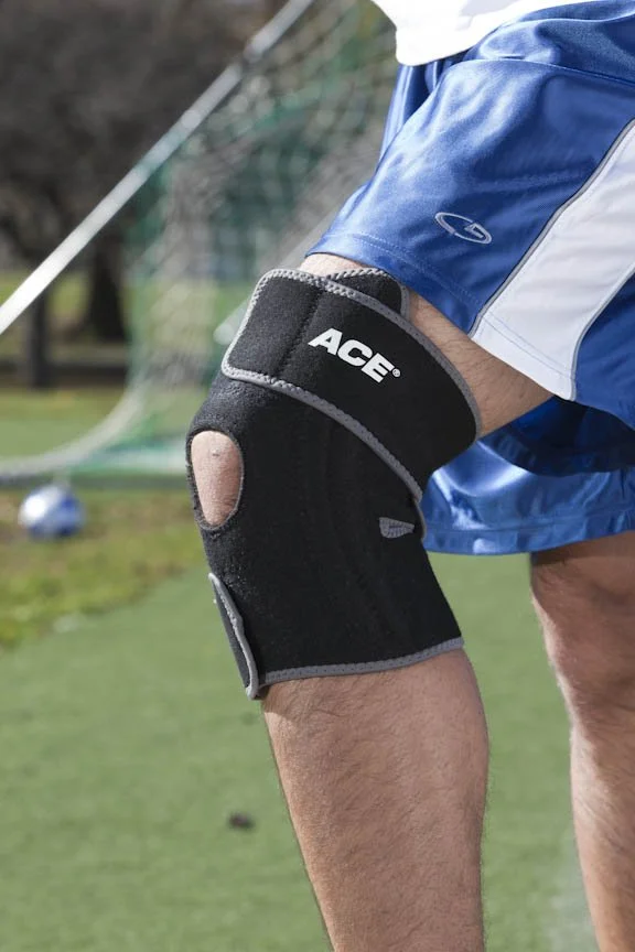 WebbDeVlam-Ace-Knee-049_FPO.jpg
