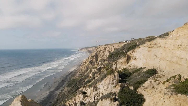 My very first flight on my new drone! Not too shabby eh?
Flew around the cliffs for about 15-20minutes. Thankfully no crashes or putting anyone in danger... except maybe that one paraglider 😅

Still getting used to the controls and not freaking out 