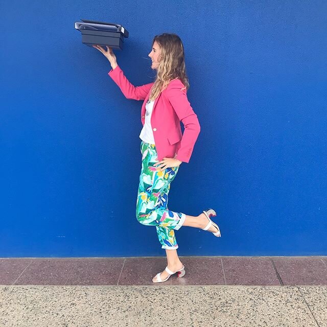 Topping up my studio stationary at @officeworks 
Loving this blue wall! It just went so nicely with my outfit, my patient husband took these shots ;) Wearing a few of my wardrobe staples. ..
Your wardrobe workhorses needn&rsquo;t be of muted colours.