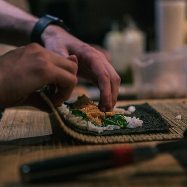 Bei uns ist immer was los! 🎉🍣 Ob wir bei Freunden kochen, euch die Kunst der Sushi-Zubereitung n&auml;herbringen oder ein Fest mit Seesushi feiern - wir lieben es, gemeinsam unvergessliche Momente zu erleben! 💫 Besucht unseren Eventkalender auf se