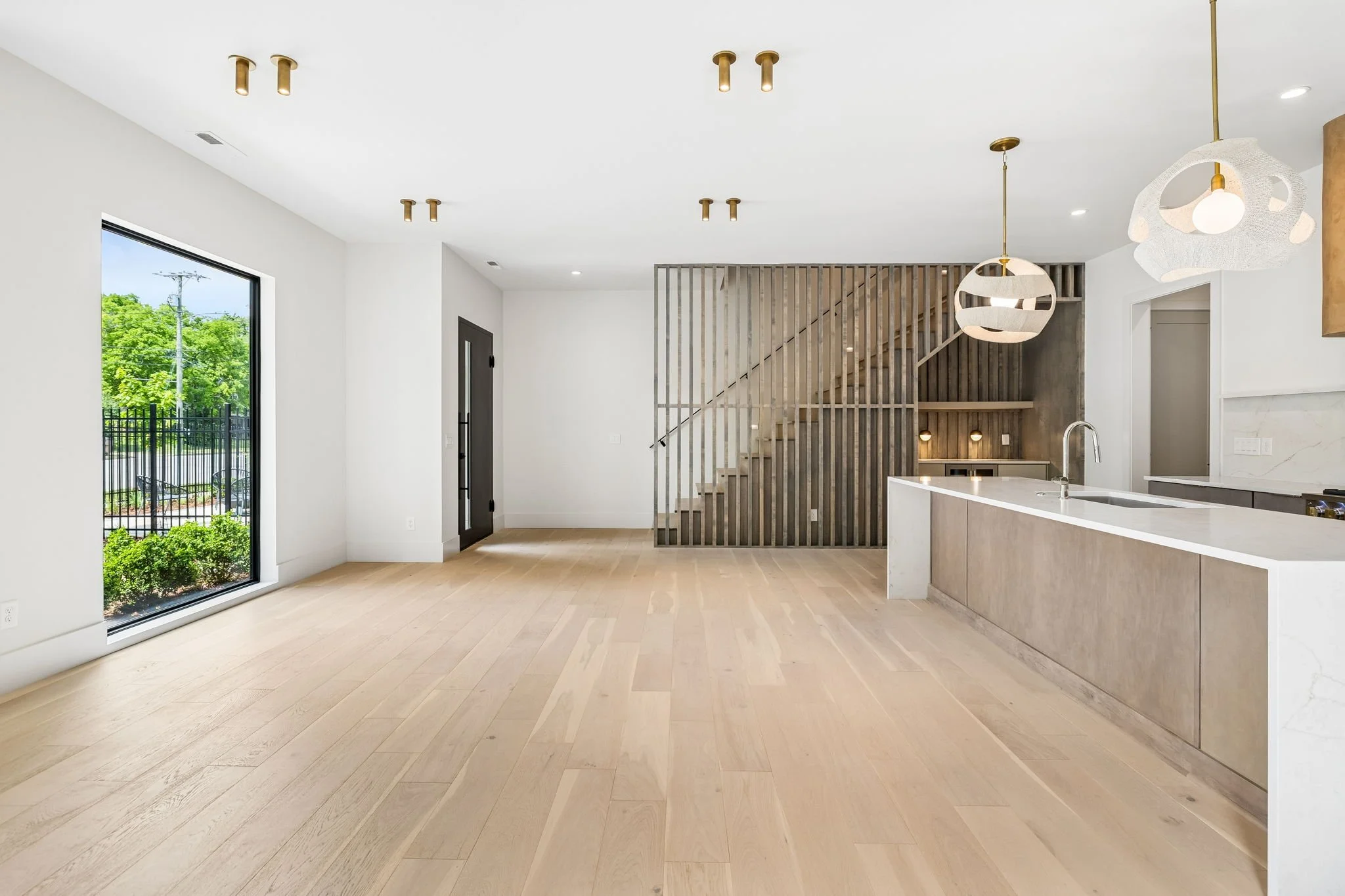 17-3137 Long Blvd Unit B - 017.JPG