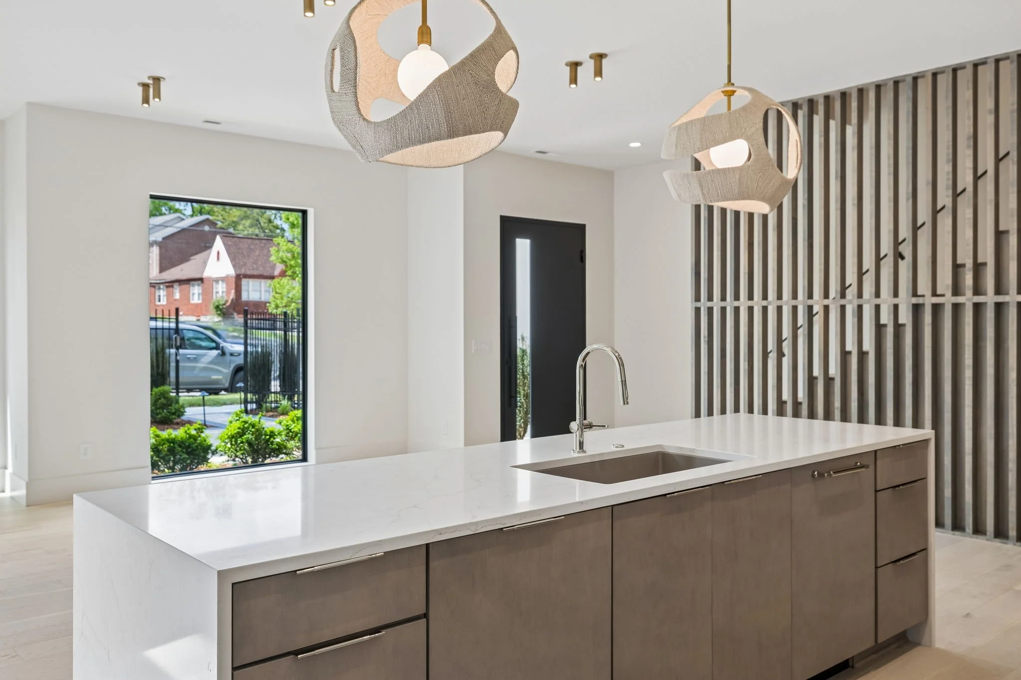 27-3137 Long Blvd Unit B - 027.JPG