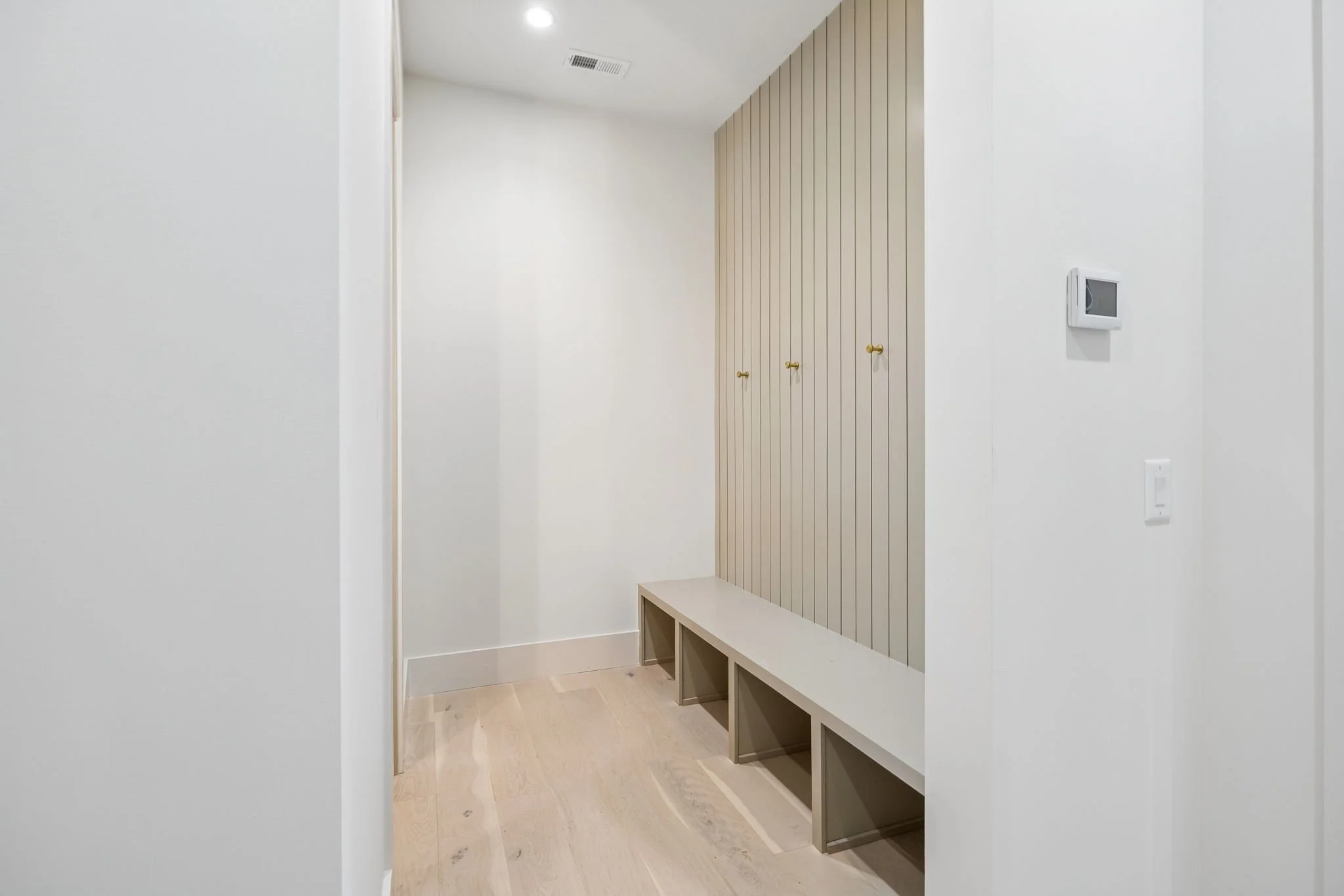 29-3137 Long Blvd Unit B - 029.JPG