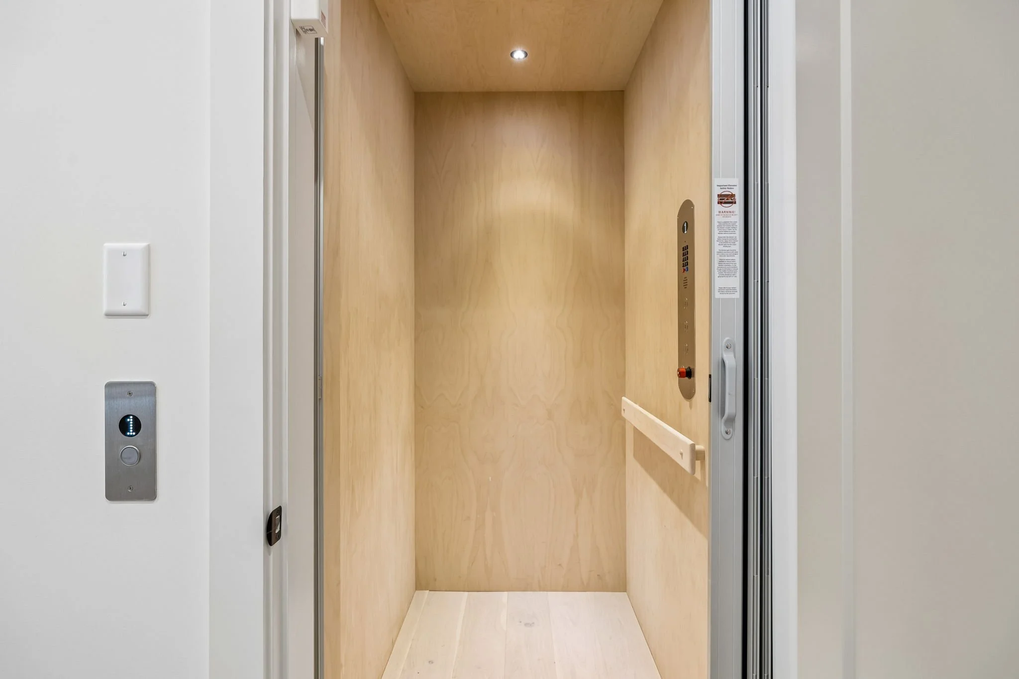 31-3137 Long Blvd Unit B - 031.JPG