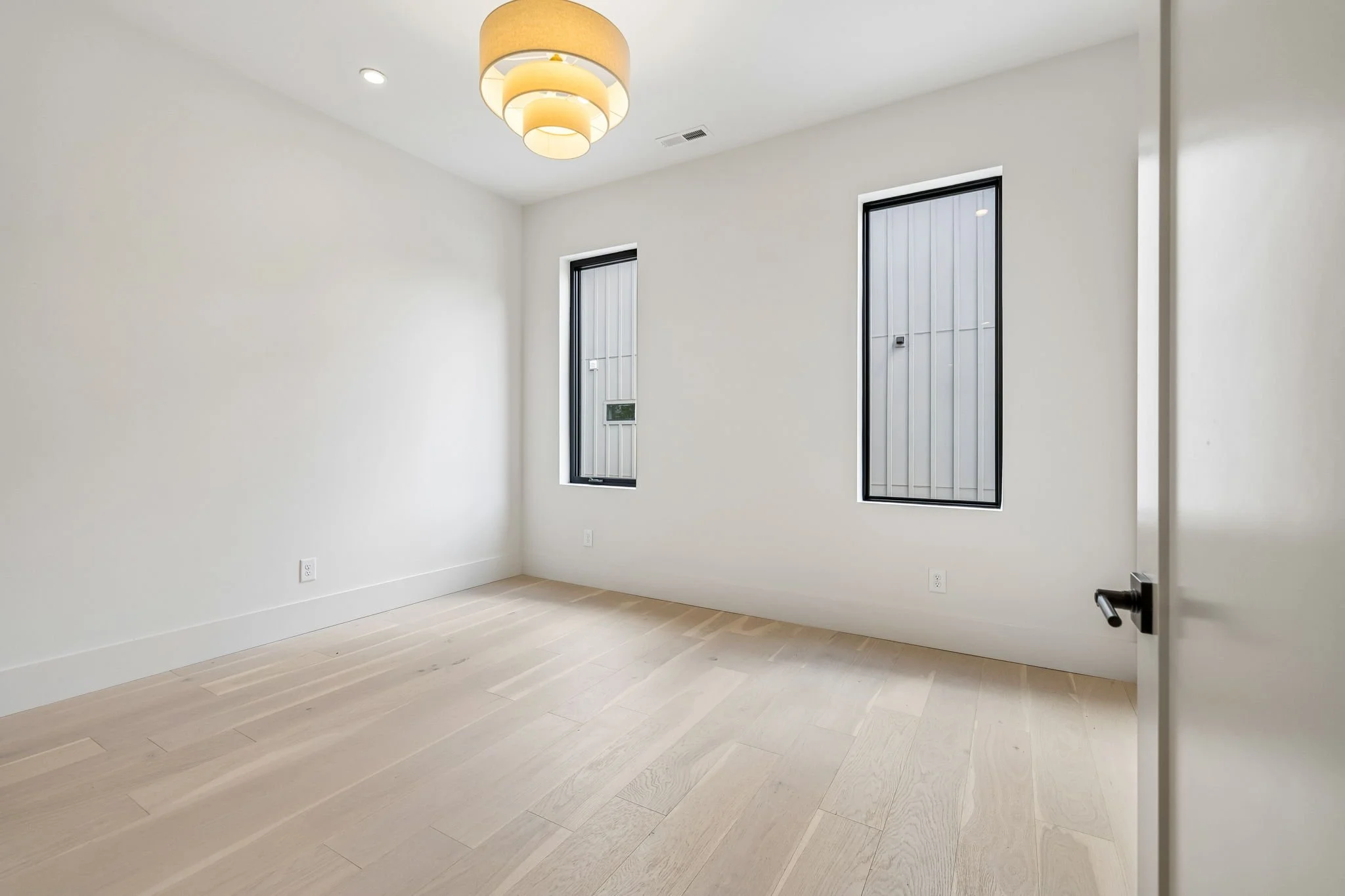 38-3137 Long Blvd Unit B - 038.JPG