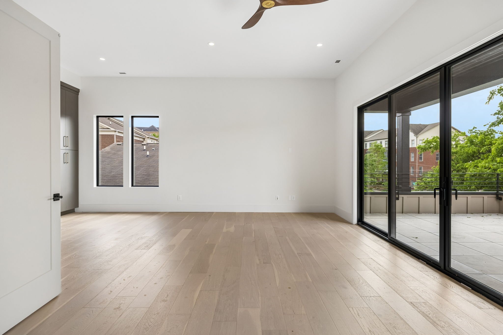 51-3137 Long Blvd Unit B - 051.JPG