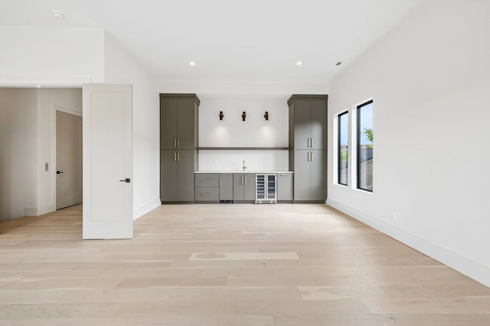 53-3137 Long Blvd Unit B - 053.JPG