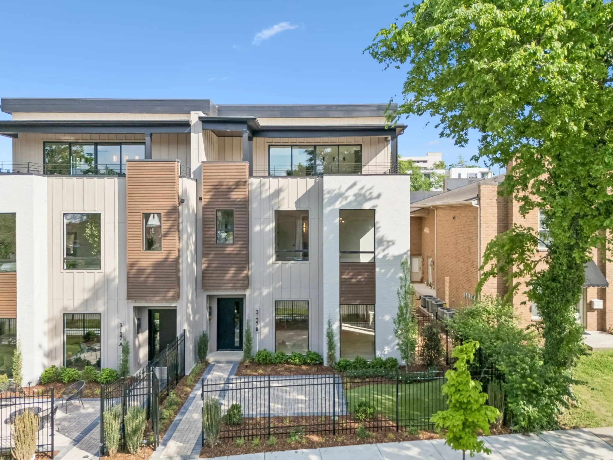 70-3137 Long Blvd Unit B - 002.jpg