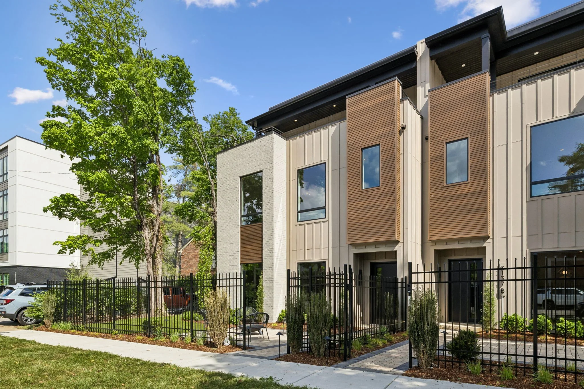 4-3137 Long Blvd Unit A - 004.jpg