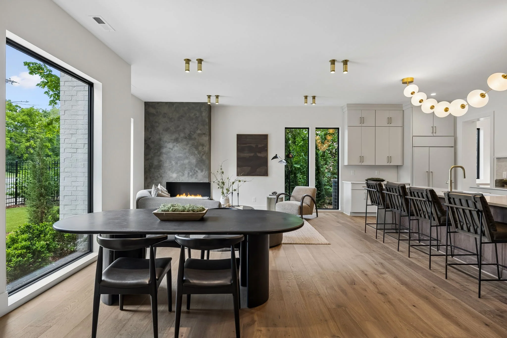 12-3137 Long Blvd Unit A - 012.jpg