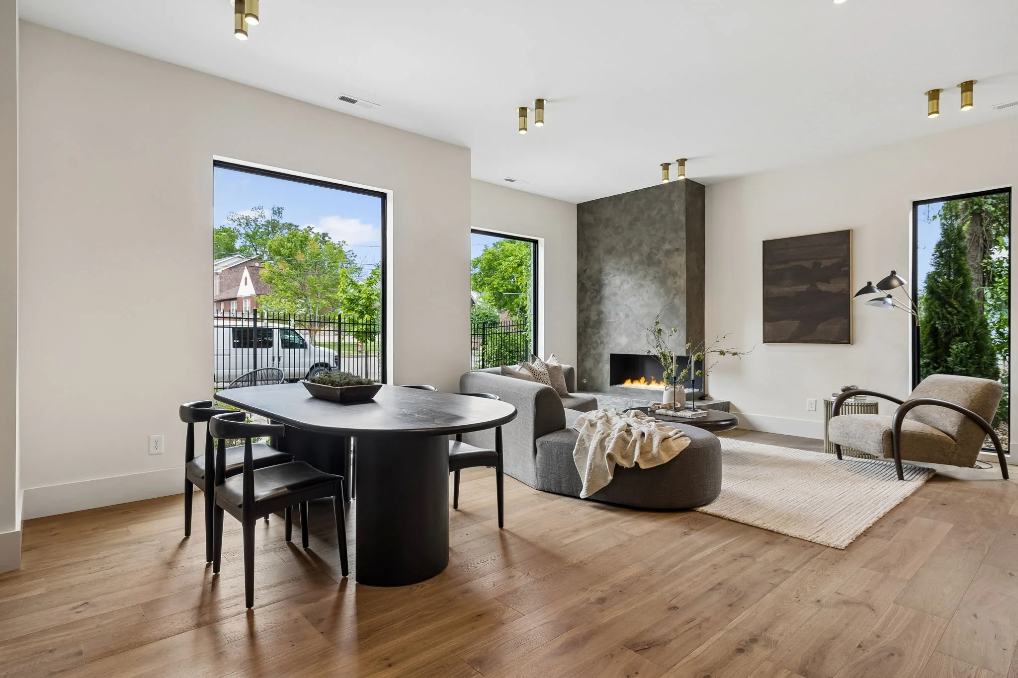 18-3137 Long Blvd Unit A - 018.jpg