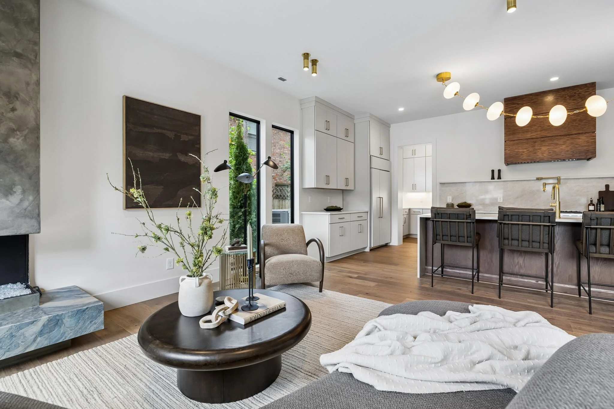 23-3137 Long Blvd Unit A - 023.jpg