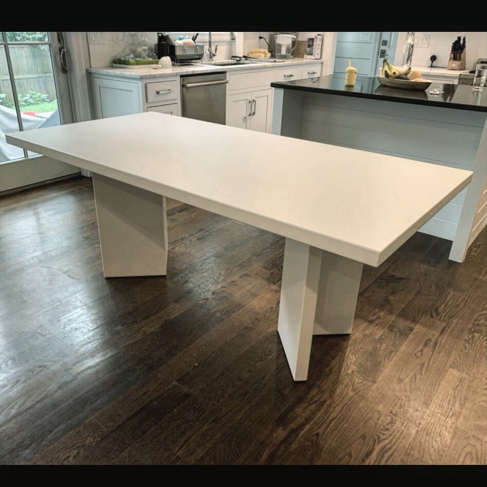 Custom kitchen table in its new Westport home. @deborahpianininteriors #interiordesign #kitchentable #tabledecor #furniture #table