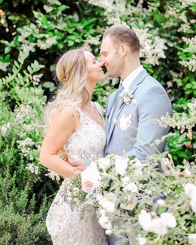 He could not stop looking at her! We should all be lucky to have a love like that. 💗

Shot while assisting my bff @erinhughesphotography #weddingphotography #murrieta# #temecula #summithousewedding #fullertonwedding #weddinginspiration