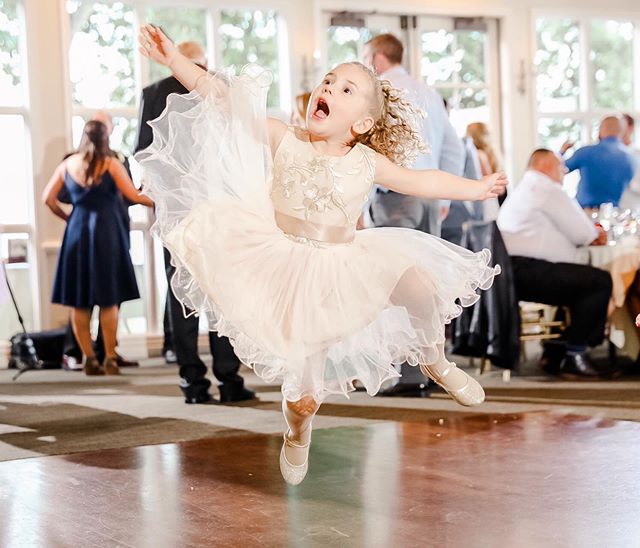 Jumping into Friday like...
#flowergirl #happy