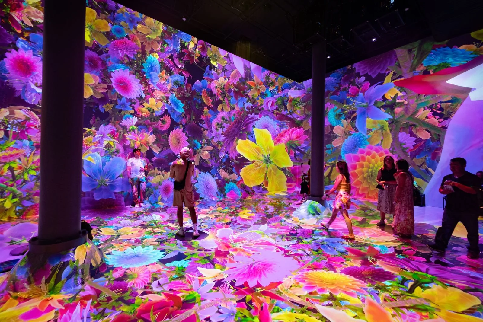 ARTECHOUSE: Blooming Wonders - A Celebration of Spring