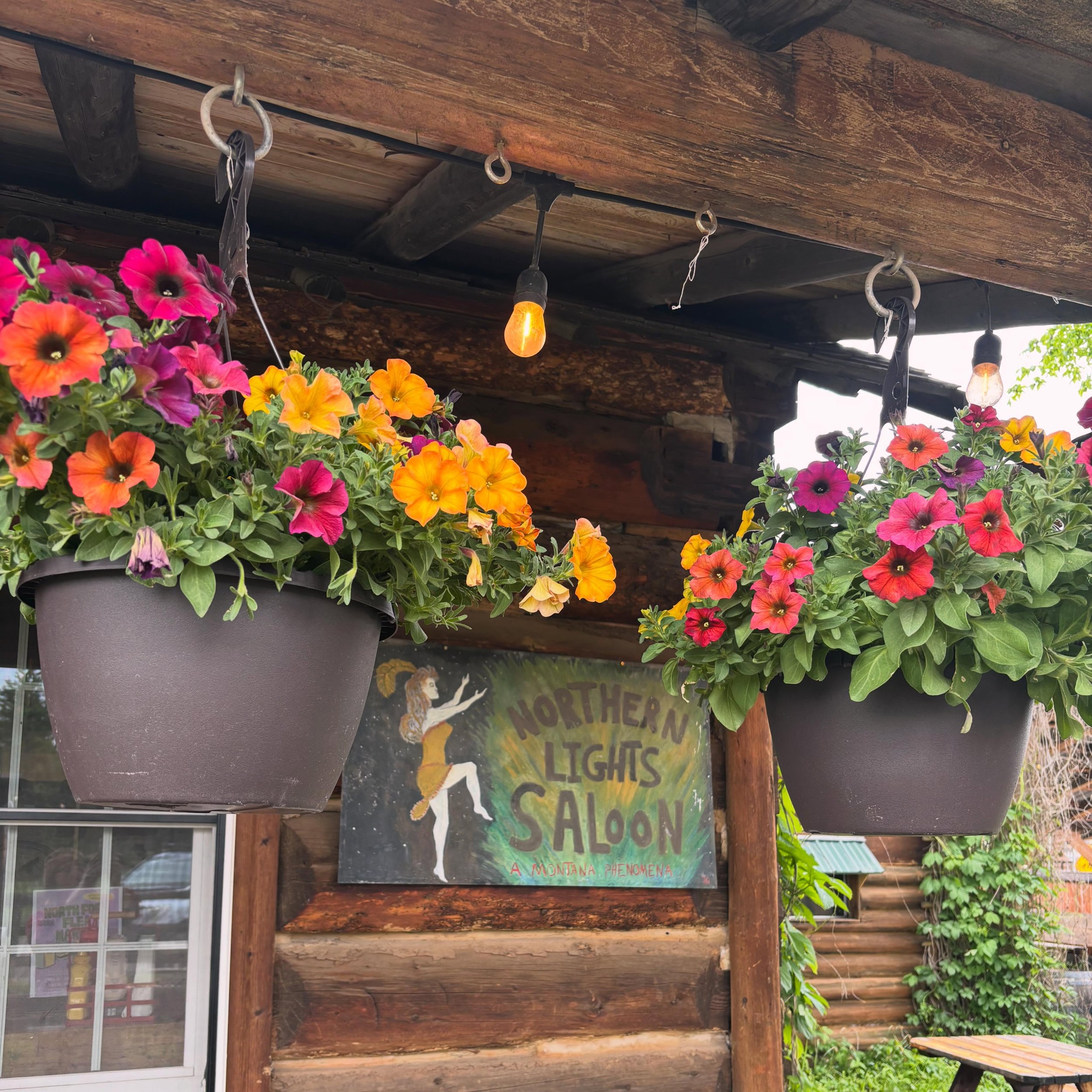 ⏰June hours reminder ⏰ We open every day at 11am. Sunday-Thursday our kitchen will close at 8pm, Friday-Saturday the kitchen will close at 9pm. Come see us!