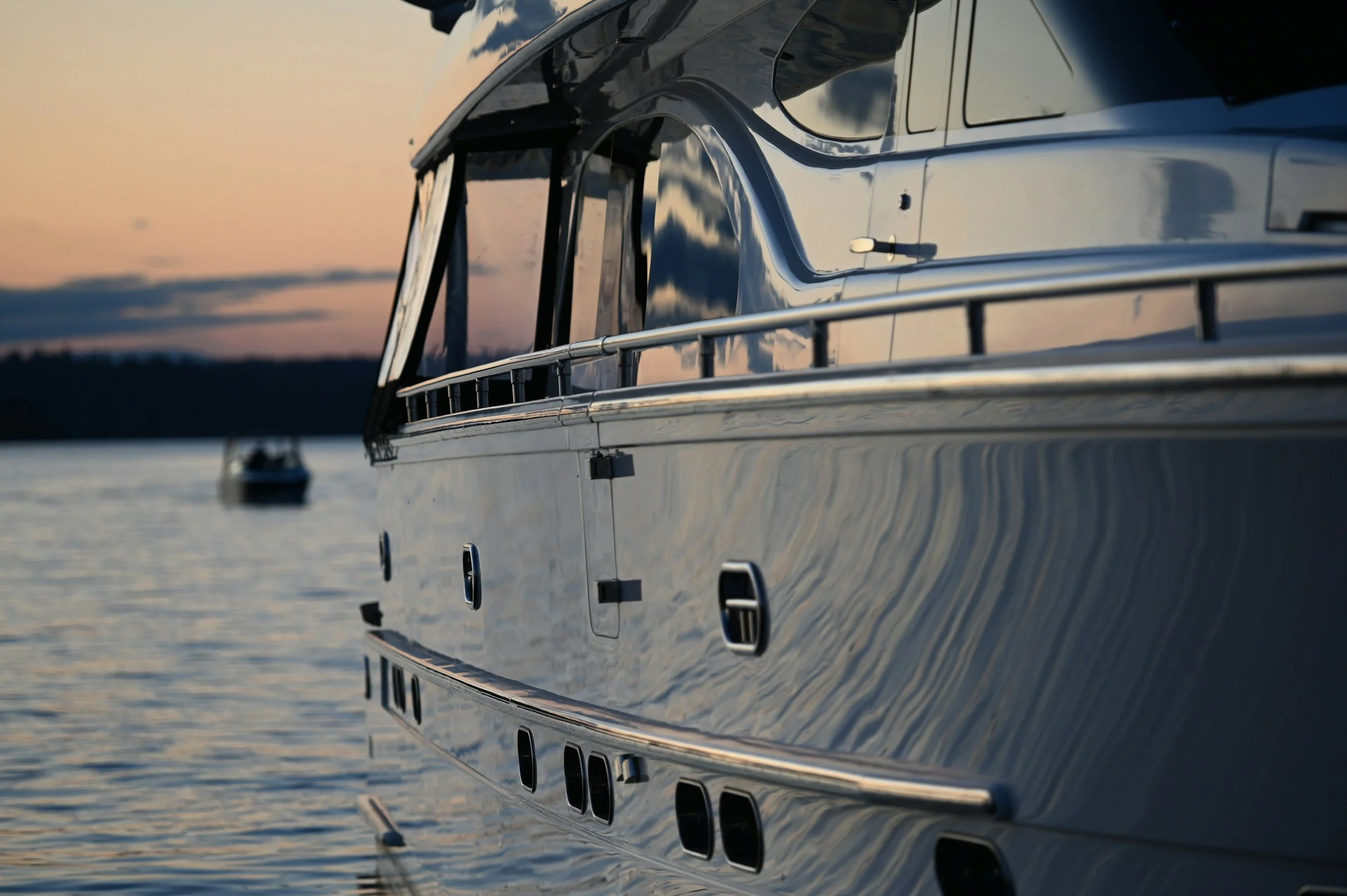 Professionally maintained boat with a clean polished exterior