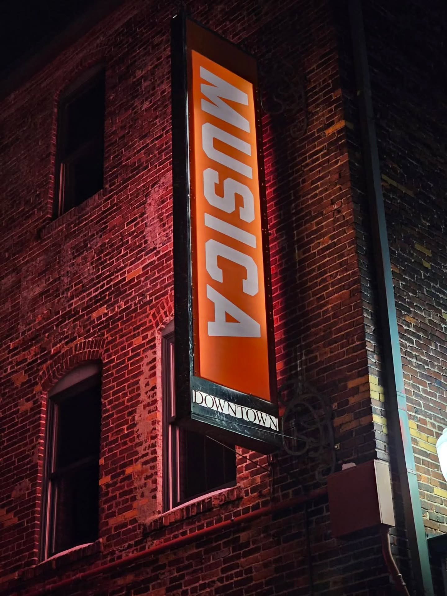 Orange you glad to be here? 🍊

We're always glad to see you at Musica 🧡

Which show will you see you at soon? Check out all our upcoming events at the link in our bio! 🫶

📸: @shadybusinessproductions 

#akron #akronmusica #akronevents #akronmusic