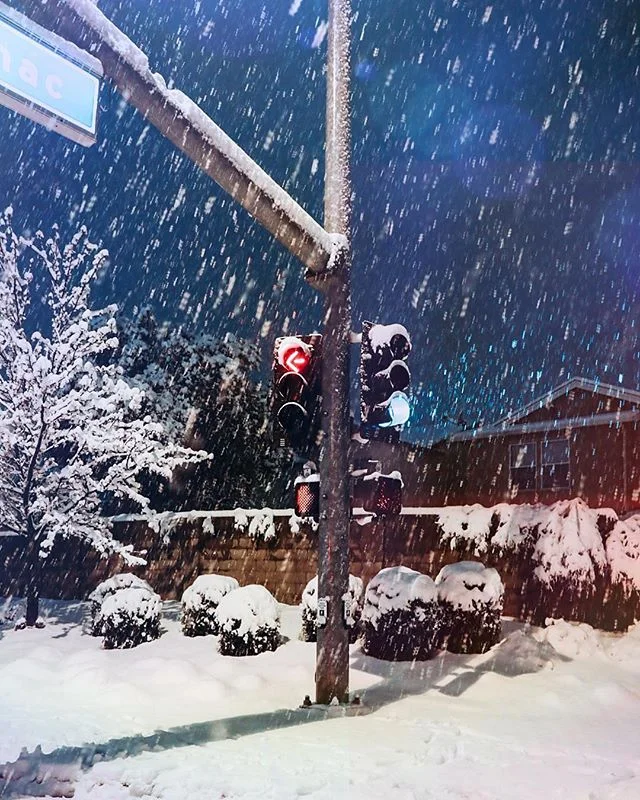 Did you go out and play in the snow or have a cozy day inside? Either way it&rsquo;s always nice when it snows on Redding! ❄️☕️⛄️ #realredding 
Photo by @jessicais4him 📸📸
.
.
.
.
.
#northerncalifornia #thisisredding #artofvisuals #explorecalifornia