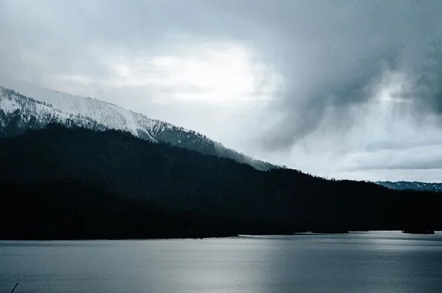 I went on a quick little drive to whiskeytown tonight. It was lookin nice and moody. Photo credit: @cultreredding 😏 #cultreredding #realredding .
.
.
.
.
#northerncalifornia #thisisredding #artofvisuals #explorecalifornia #passionpassport #norcal #r
