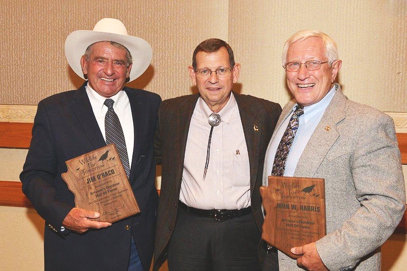 Wildlife+for+Tomorrow+Award+Sen.John+McCain-son+receivingon+his+behalf-X3+%281%29.jpg