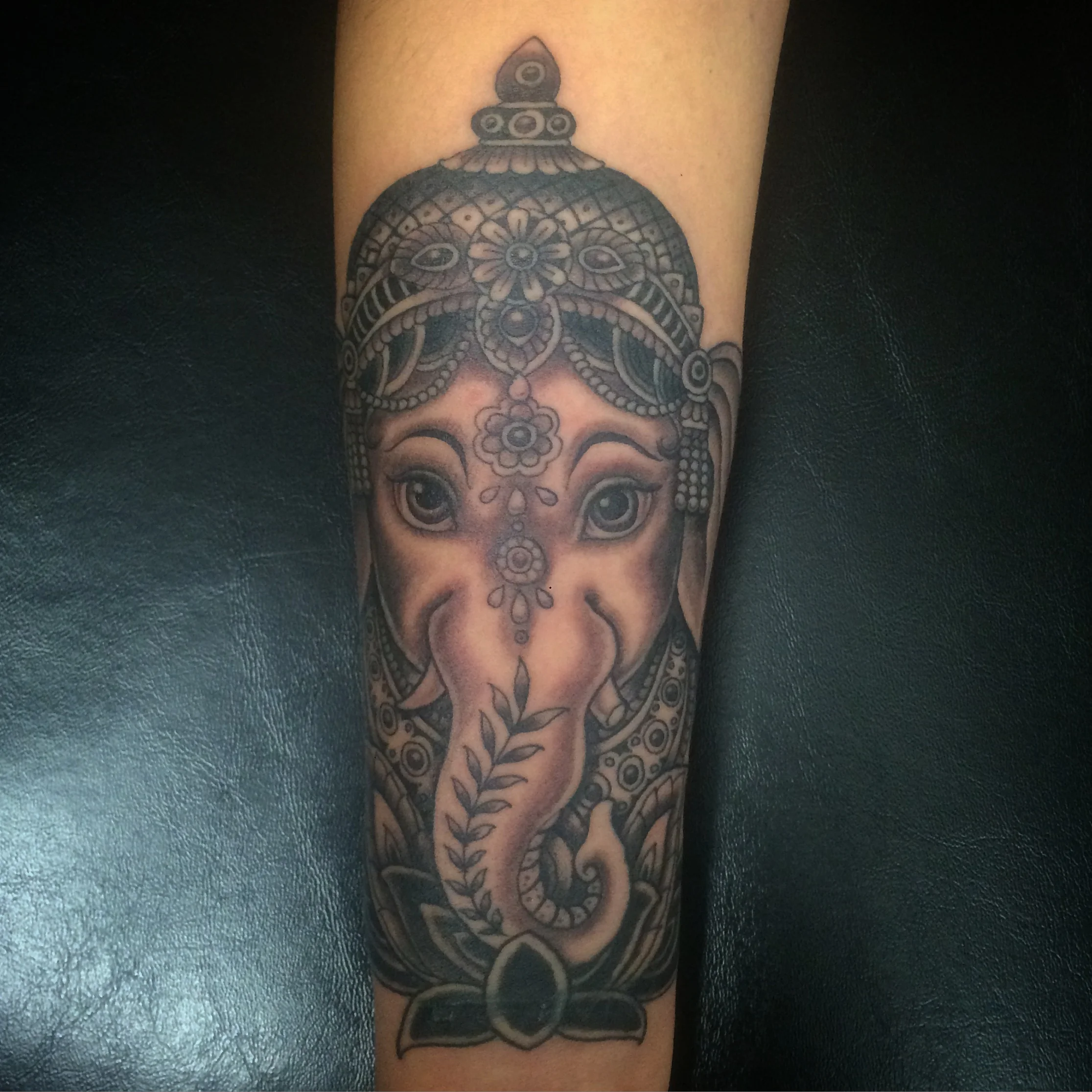ganesh black and gray 101.JPG
