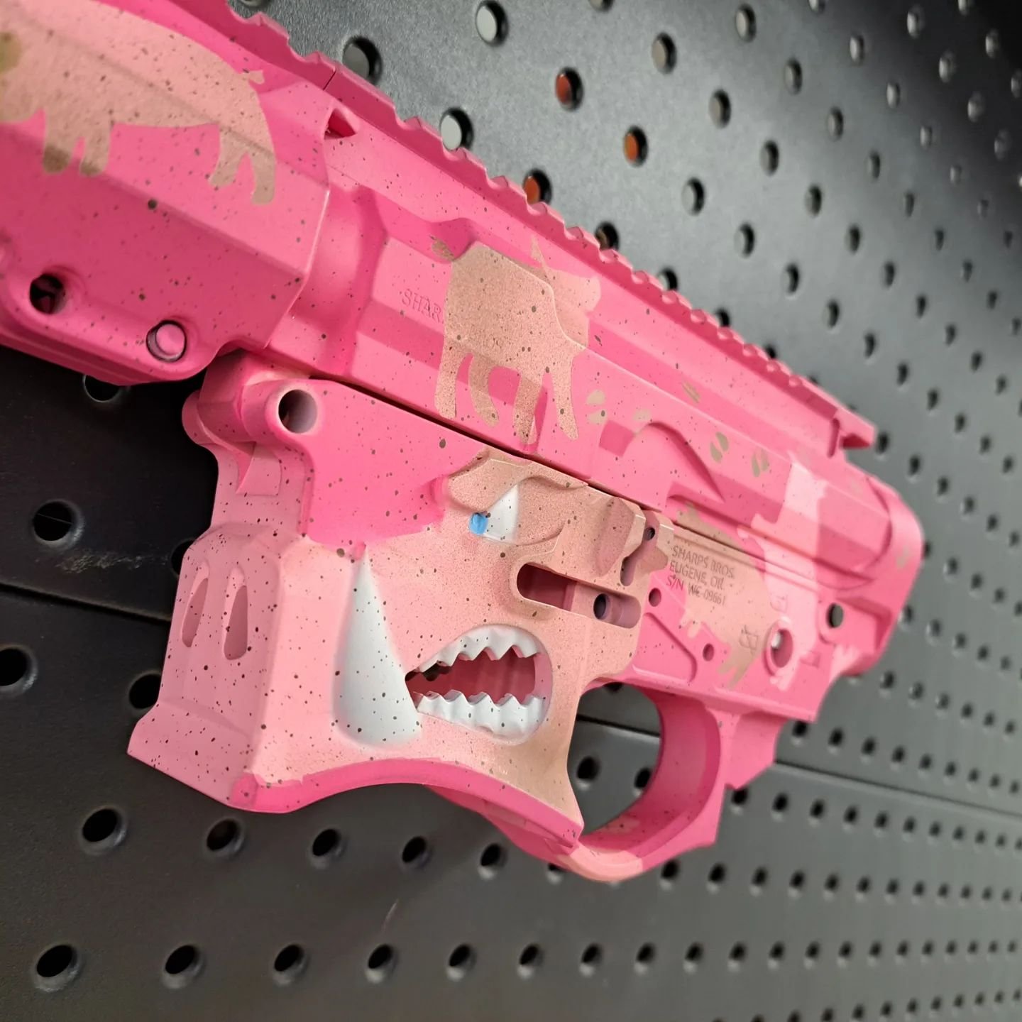 Joining our signature Multiham&copy; camouflage pattern, we are proud to introduce this pink-on-pink Splinter Hamo. @jodie.mils, the illustration wizard responsible for all of the art coming out of our laser, coated this project during our last trip 