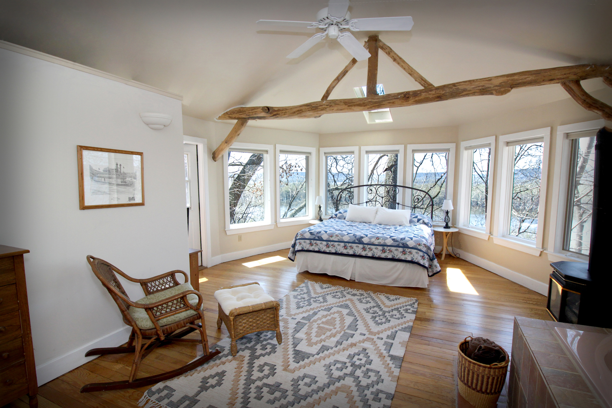 Marsh Hawk Cottage — Hawks View Cottages and Lodges