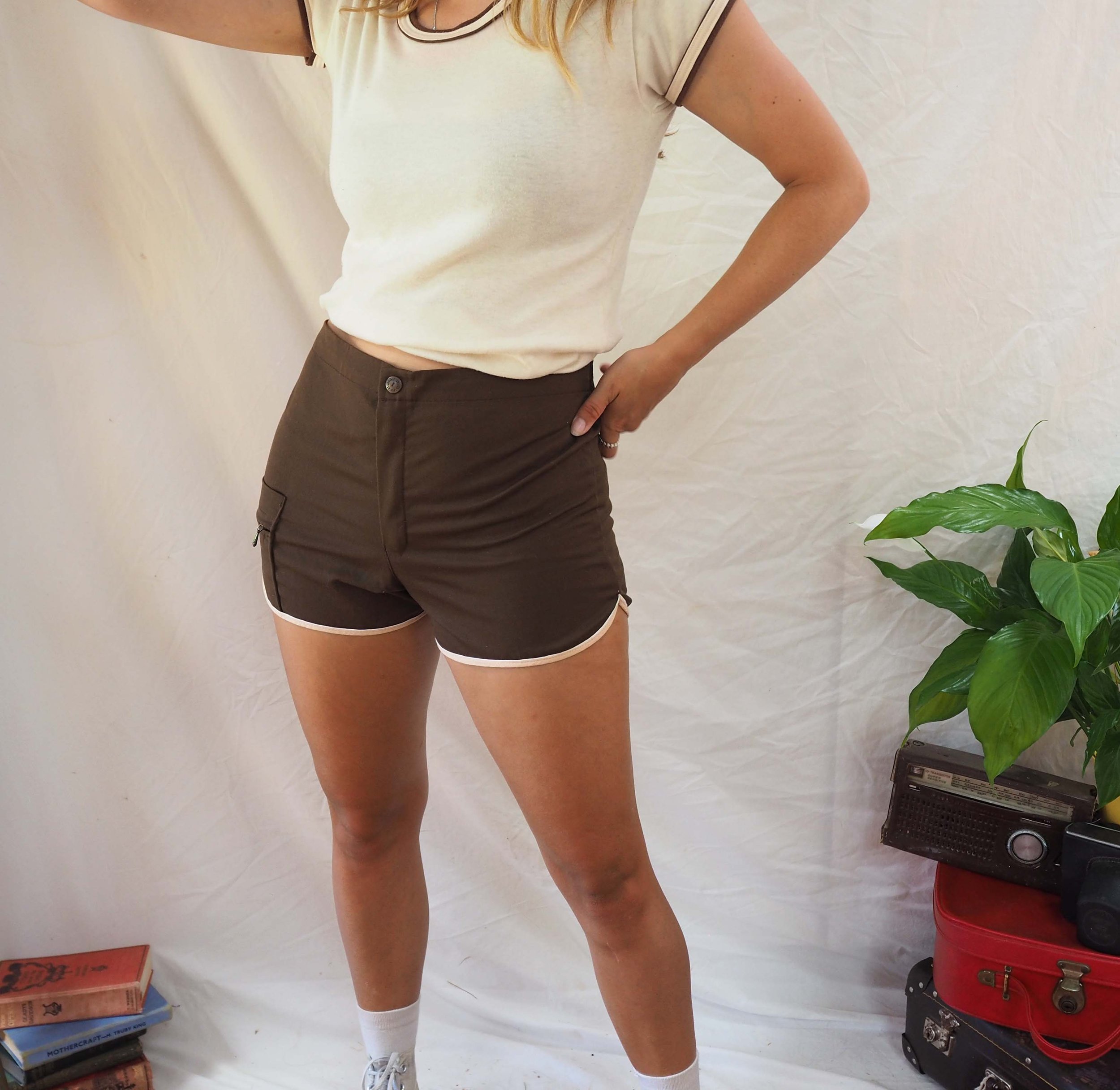 ICONIC 1970's/80's Stubbies. Size 8