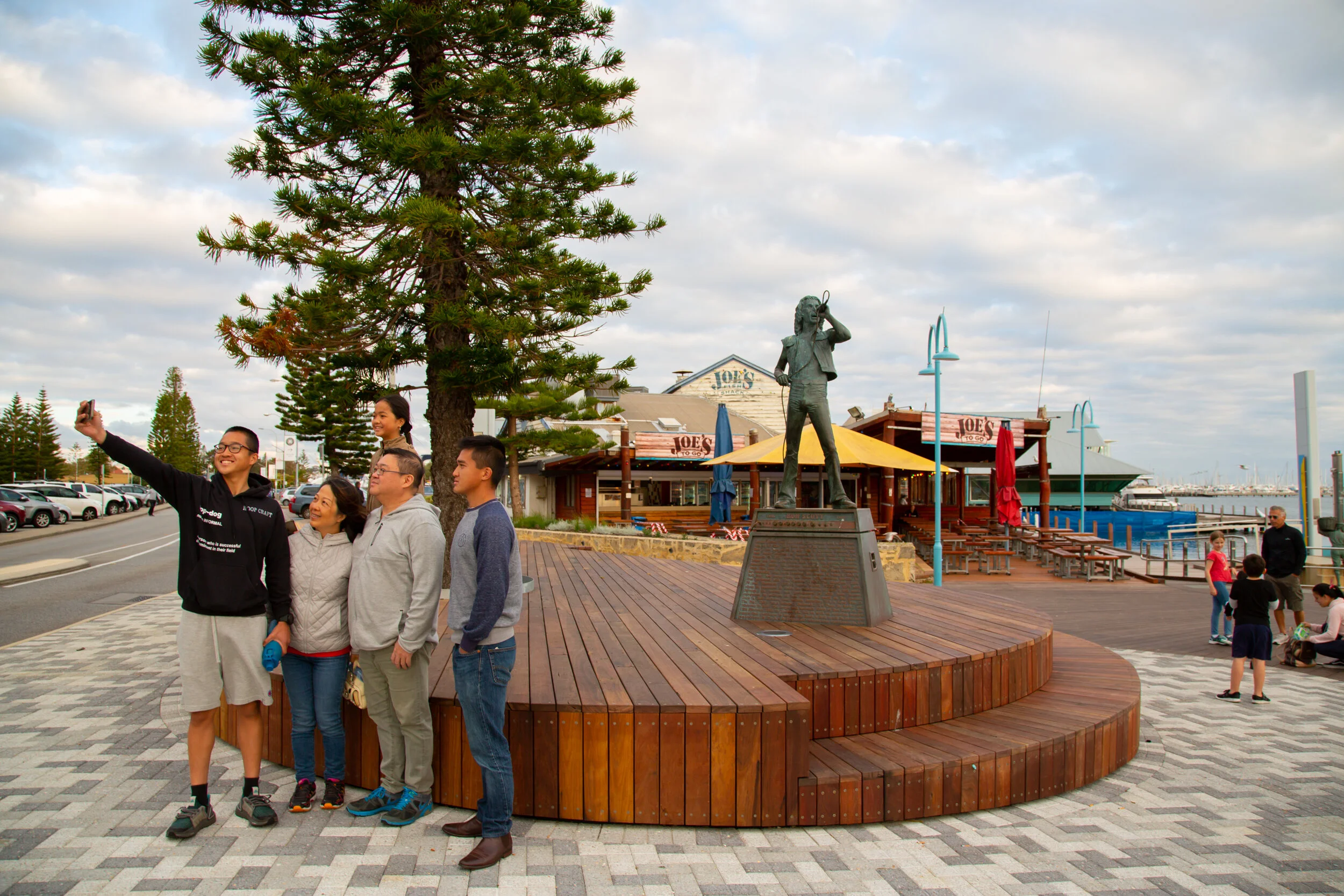 CASE STUDY: REVITALISING THE ENTRANCE TO A MAJOR TOURISM PRECINCT