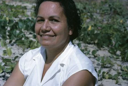 gladys oo.jpg