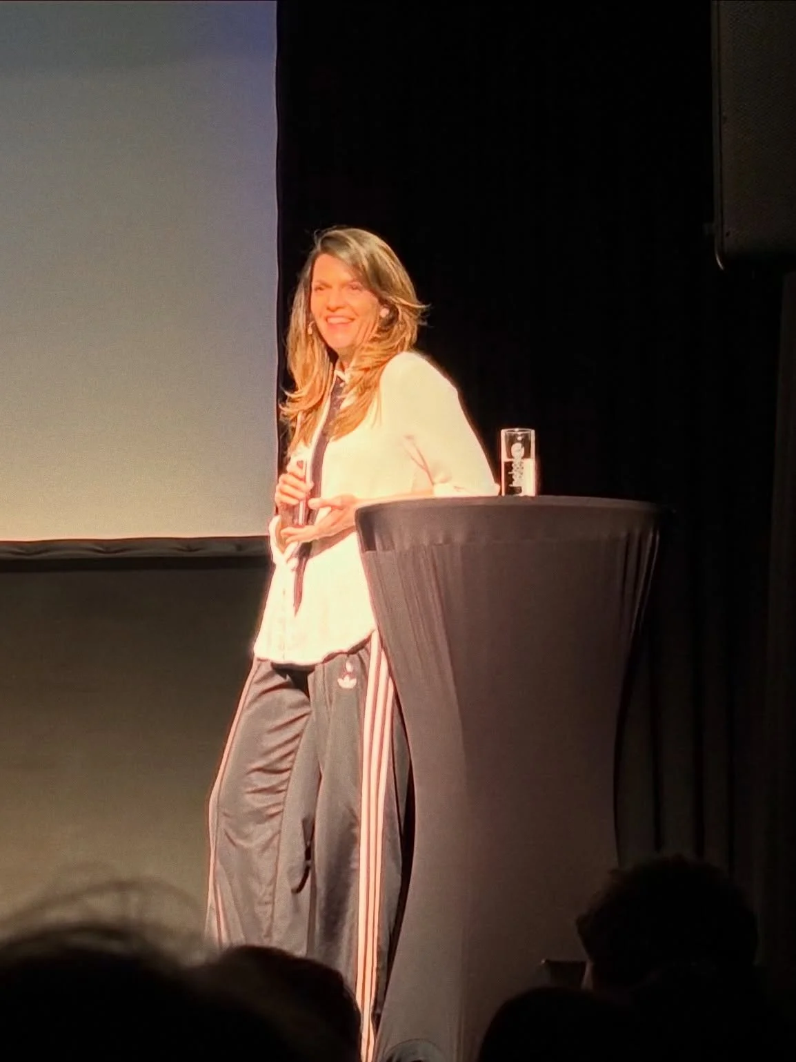 Eine gro&szlig;artige Frau, eine gro&szlig;artige Show und ein gro&szlig;artiges Buch. Nehmt Eure Freundinnen und Freunde, Eure V&auml;ter, M&uuml;tter, S&ouml;hne, T&ouml;chter und alle denen ihr einen tollen Abend bereiten wollt und schaut euch @bl