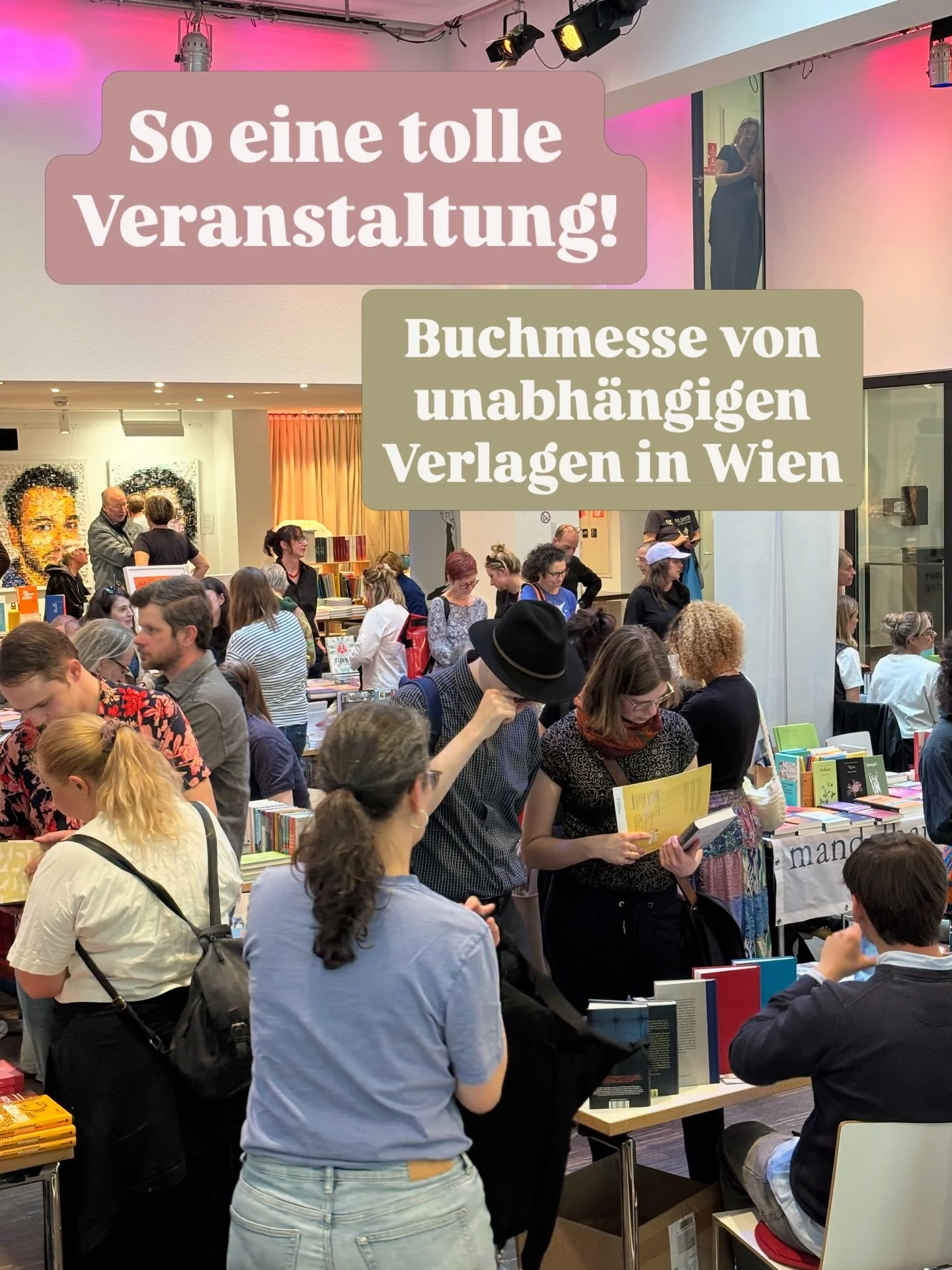 Absolute Empfehlung von den Kontoristinnen! Auch wenn die Sonne scheint - unbedingt in die Schwarspanierstrasse fahren! Beeindruckend was die @ig_buchmenschen da auf die Beine gestellt hat!