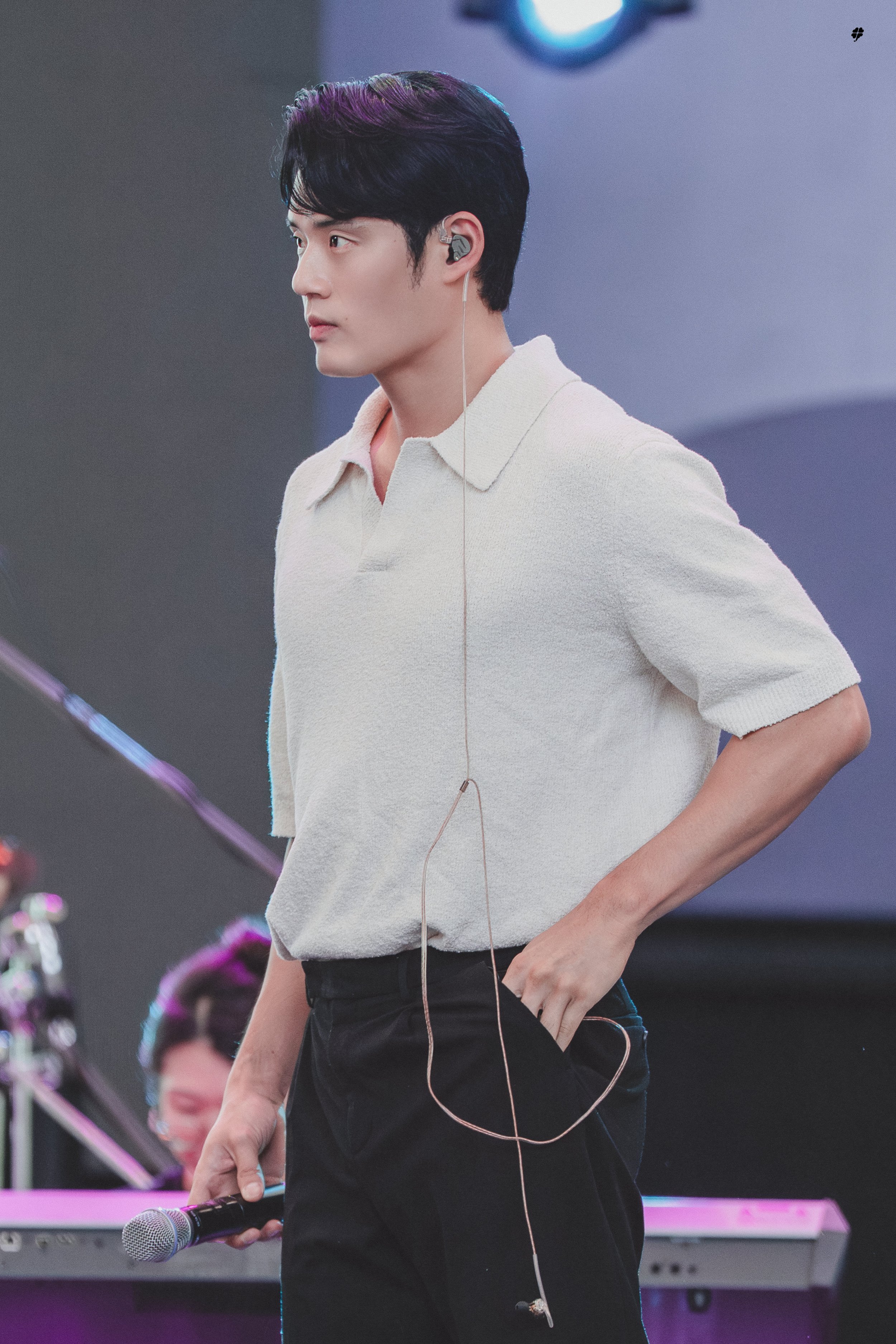 profile_2.jpg