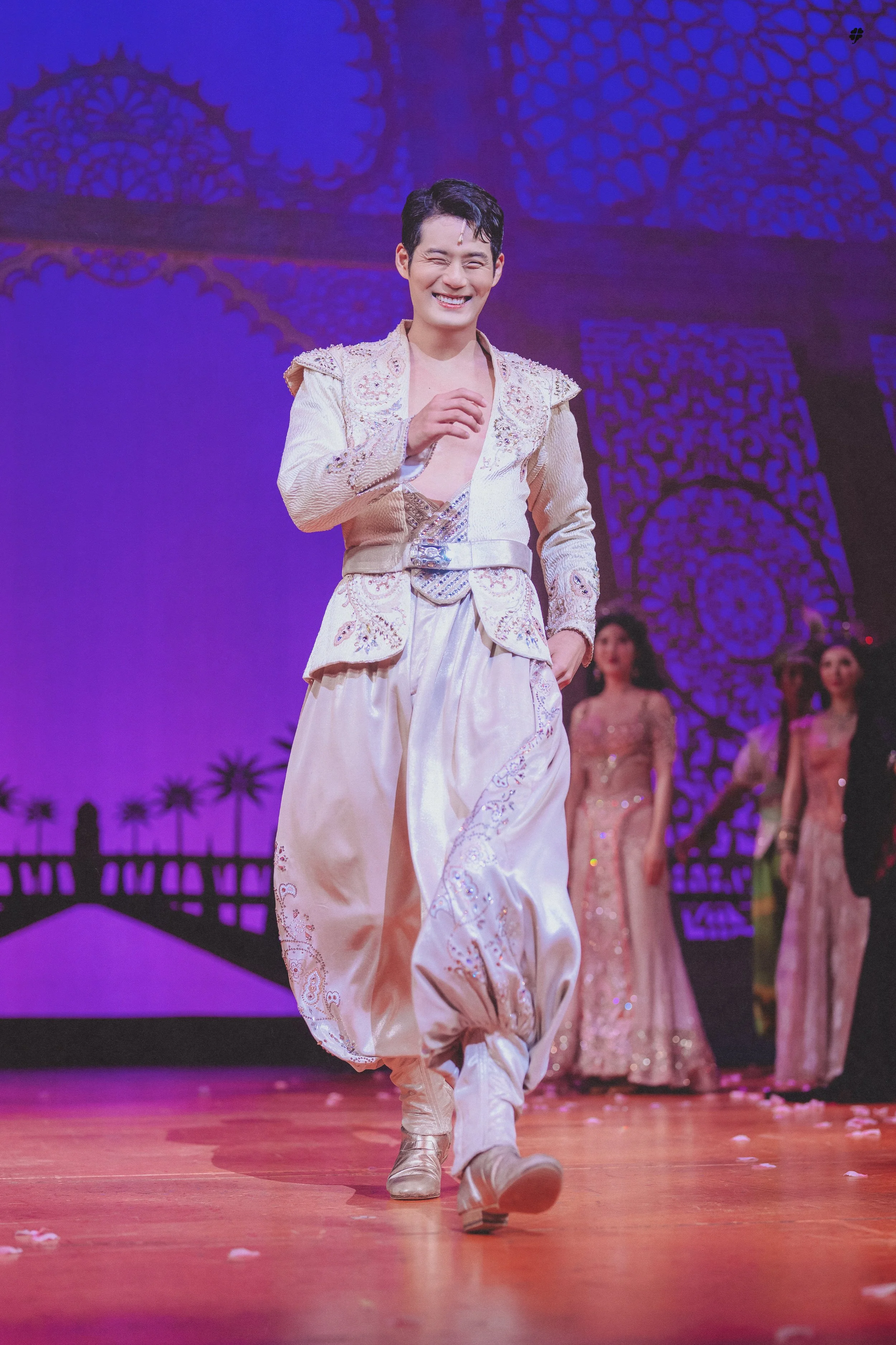 aladdin_2_38.jpg