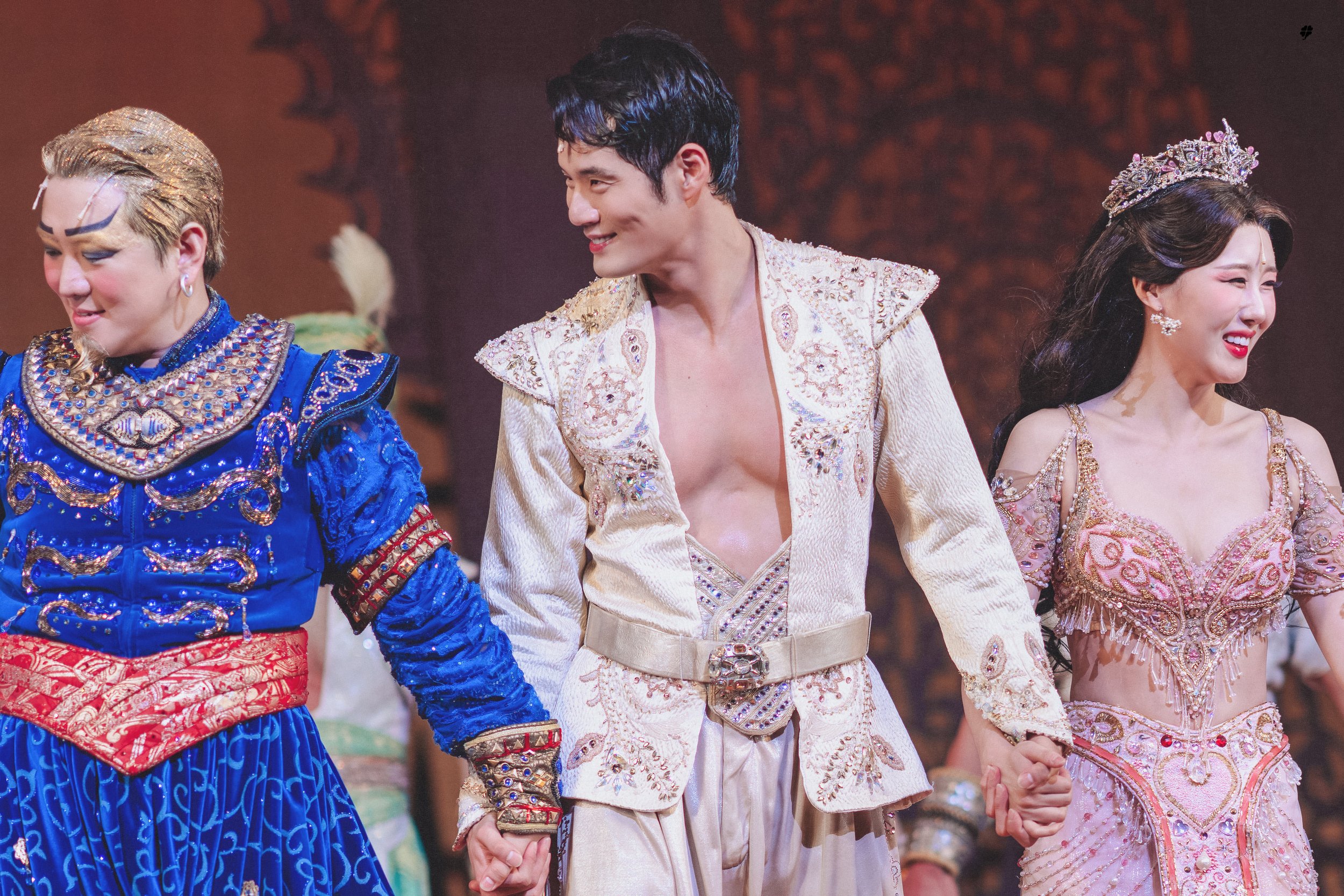 aladdin_3_6.jpg