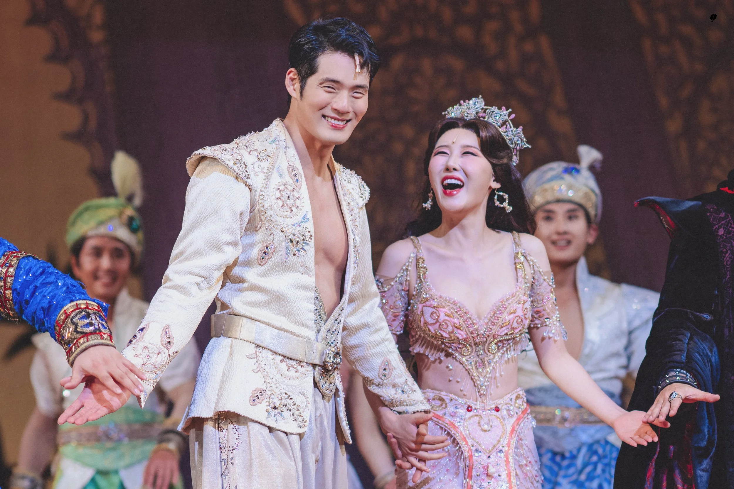 aladdin_3_8.jpg